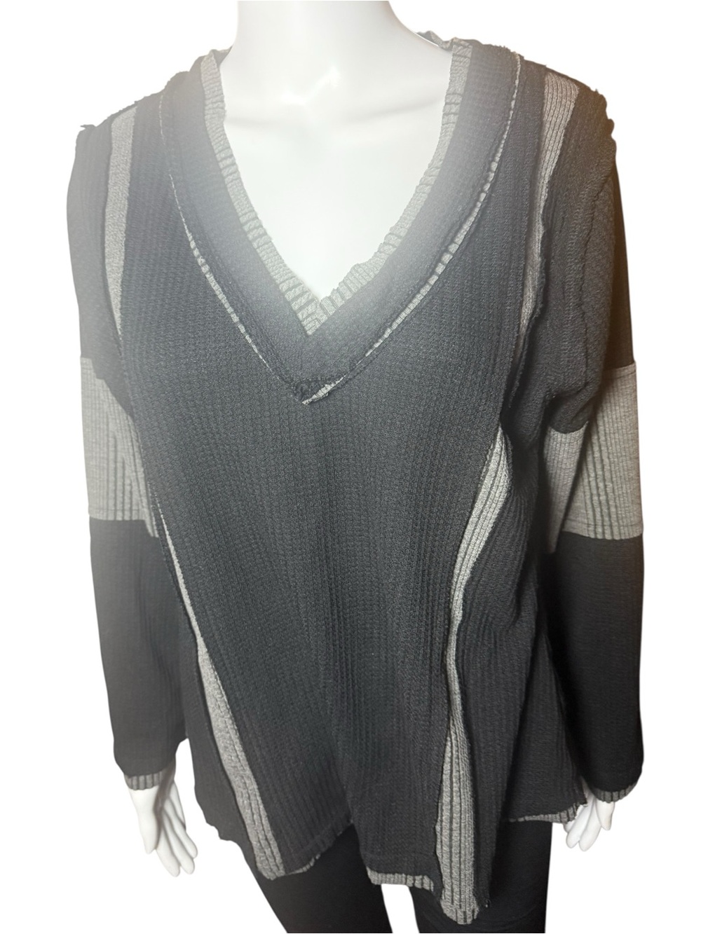 POL Black Gray Colorblock V Neck Deconstructed Thermal Knit Top Size M